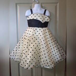 New with Tags Classic Fashion Easter Party Dress, Size 5, B22